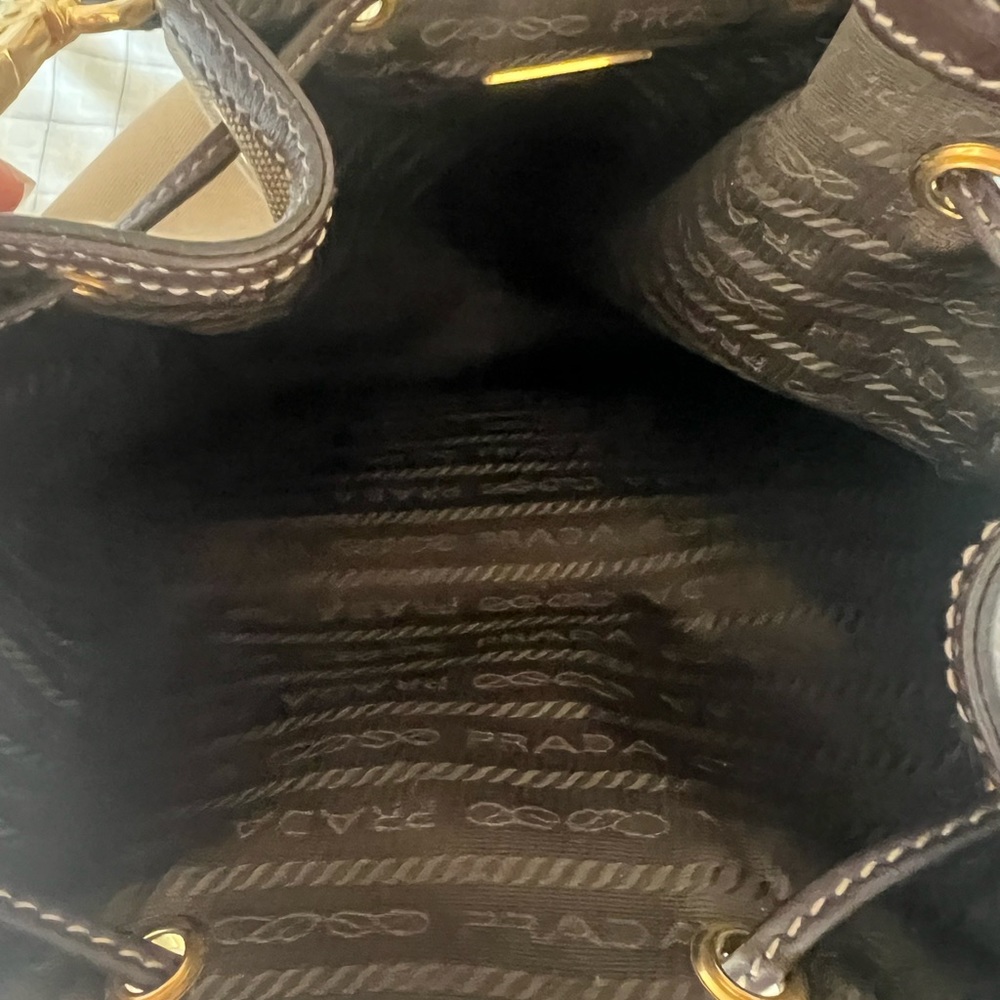 Prada bucket bag - Picture 5 of 6
